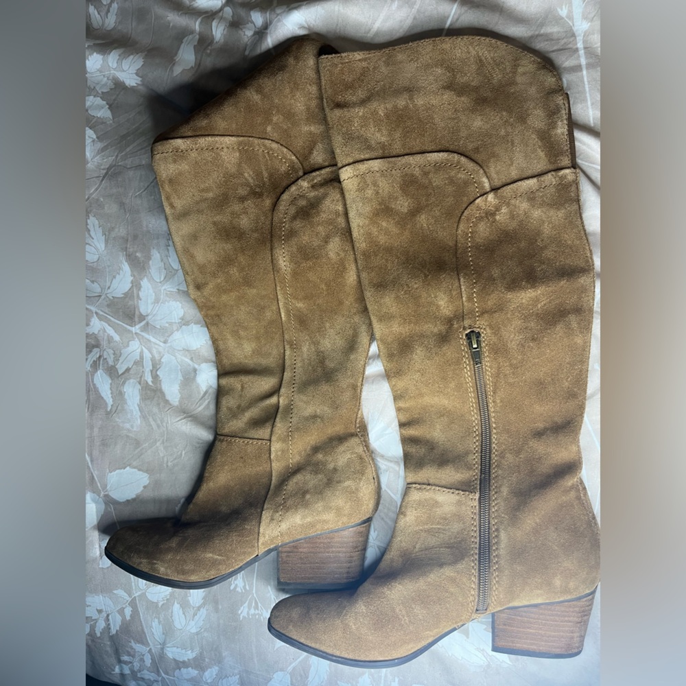 Croma boots size 8